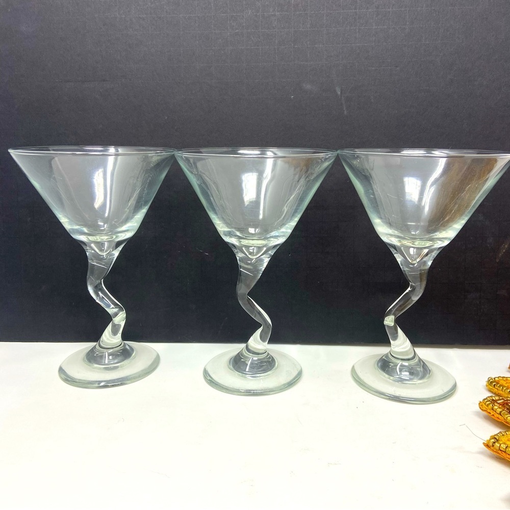 Libbey 37799 | 6.5” Z Stem Traditional Martini Glasses Set of Three